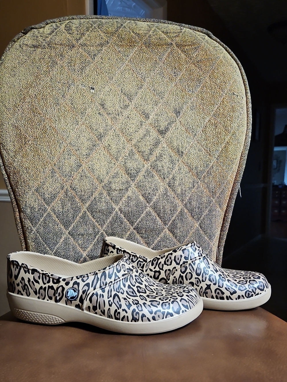 Crocs Neria Pro Slip On Nursing Work Clogs Shoes Tan Brown Leopard Animal Print